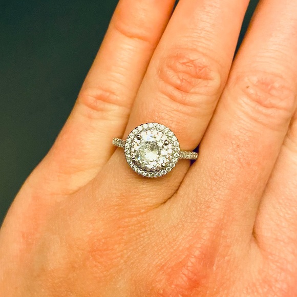 Cubic Zirconia Round Ring - Picture 4 of 7